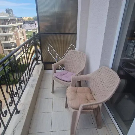 דירה болгария с бассейном рядом море סאני ביץ'